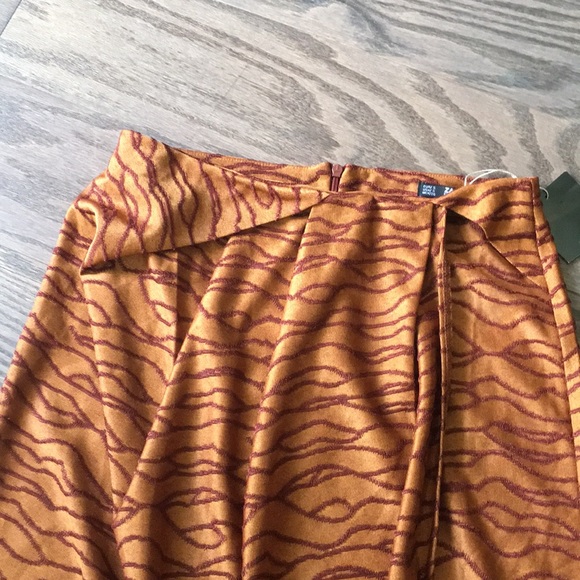 NWT Asymmetrical Zara Skirt - Picture 3 of 7
